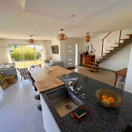 Beautiful New House Near And Train Station Ferienhaus *