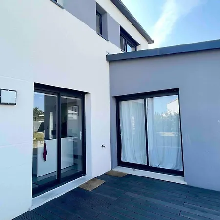 Beautiful New House Near And Train Station Ferienhaus *